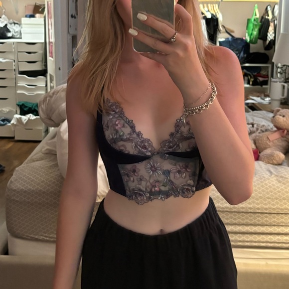 VICTORIA’s SECRET CORSET - Picture 1 of 3